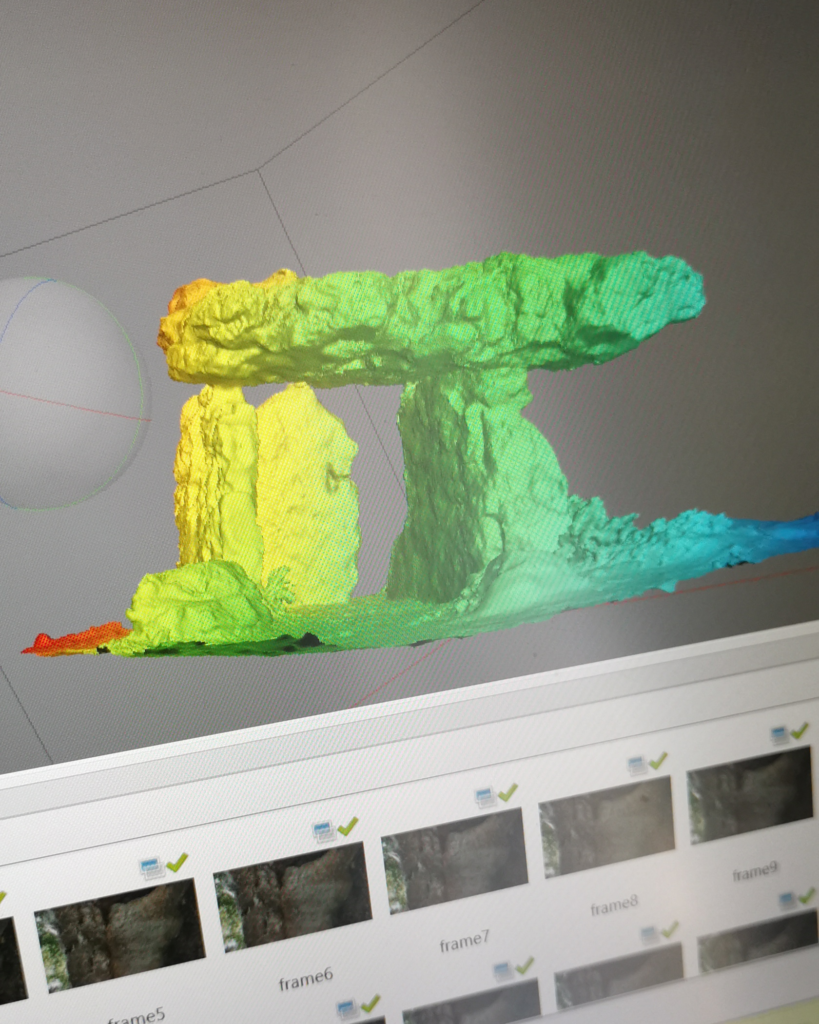 Modélisation 3D d'un dolmen via photogrammétrie par drone en Ariège en région Occitanie réalisée par Apex Capture